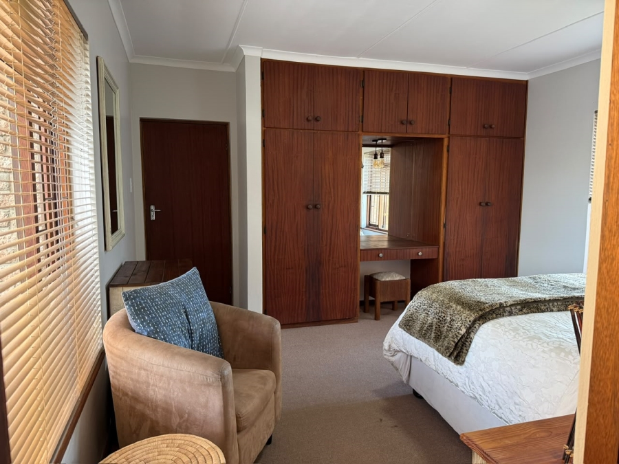 4 Bedroom Property for Sale in Fraaiuitsig Western Cape